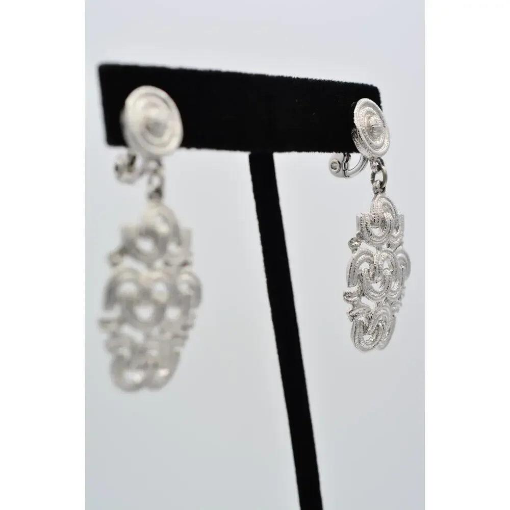 Monet elegant vintage